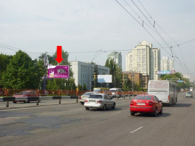 Щит 6.2x3.2,  Победы пр-кт, 95, напротив Бинго, возле супермаркета "Сильпо", из центра