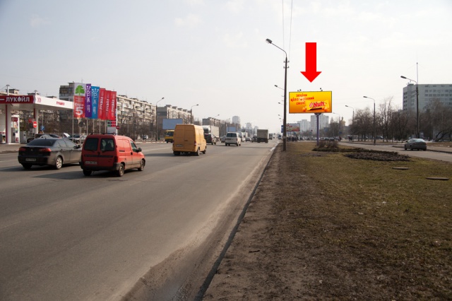 Щит 6x3,  Братиславская ул., 7, разделитель, в сторону рынка "Юность"